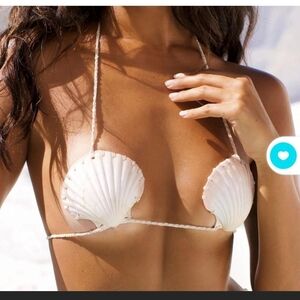 Shell-Style White Bikini Top - Women Swim